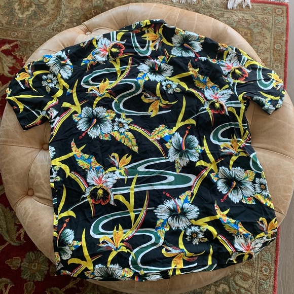 Urban Outfitters Hawaiian Shirt - Picture 2 of 6